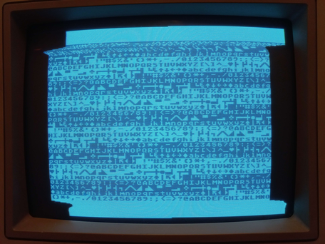 Grafika:Svideo_crt_commodore_1084s-p1_broken.png