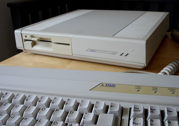 Grafika:atari_pc1.jpg